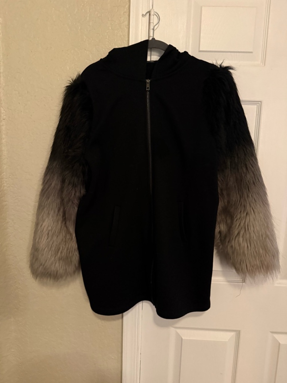 Women’s Black Hooded sweatshirt with Faux Fur Ombre Sleeves Zara s